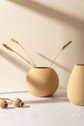 Sfera – runde Deko-Vase in Sandstone von Nordenly