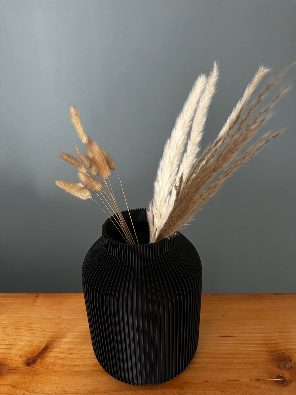 Linea Vase – Nordic Black