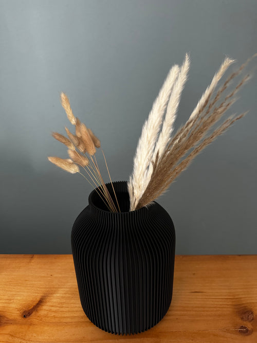Linea Vase – Nordic Black