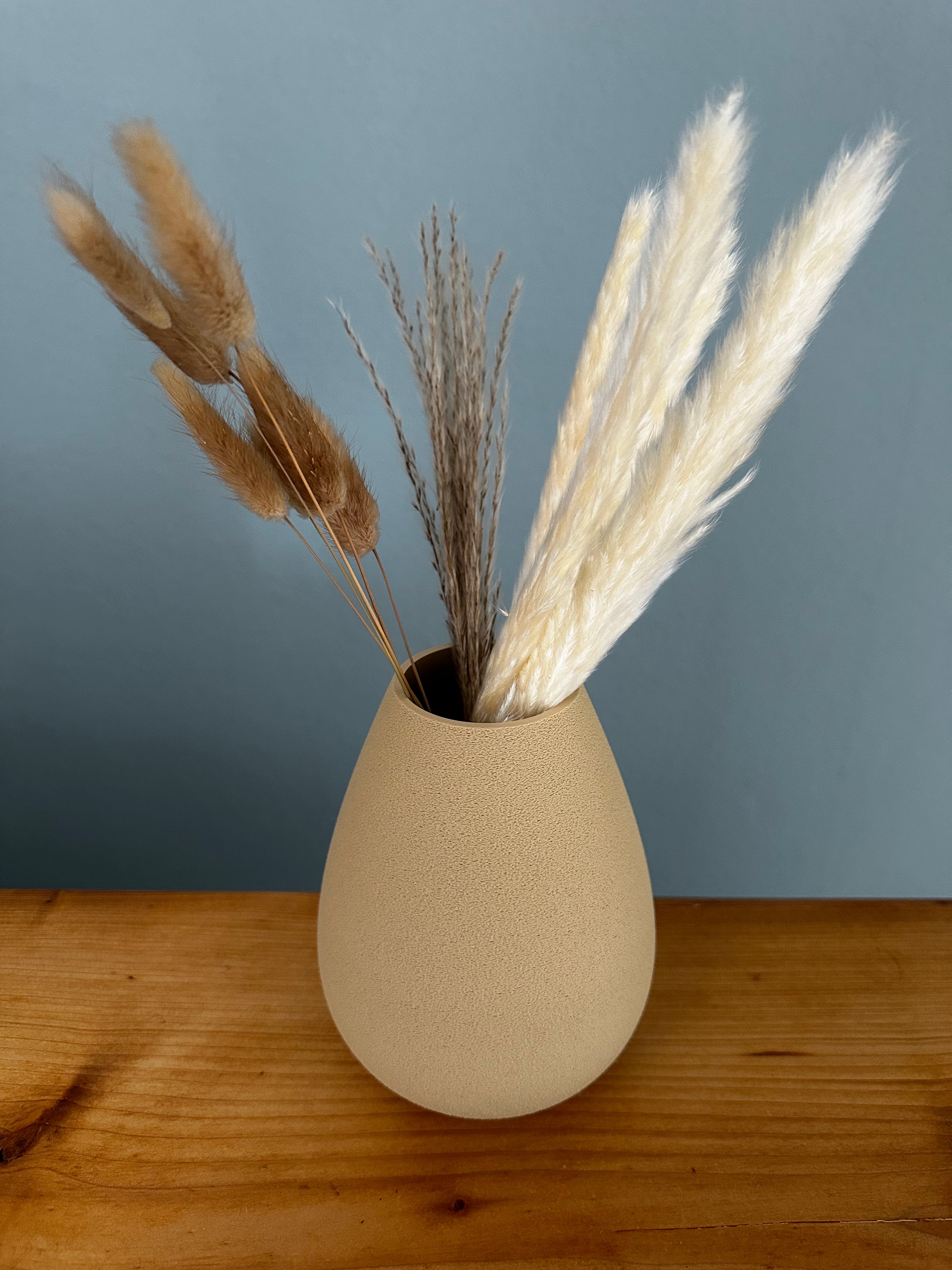 Svala Vase – Sandstone