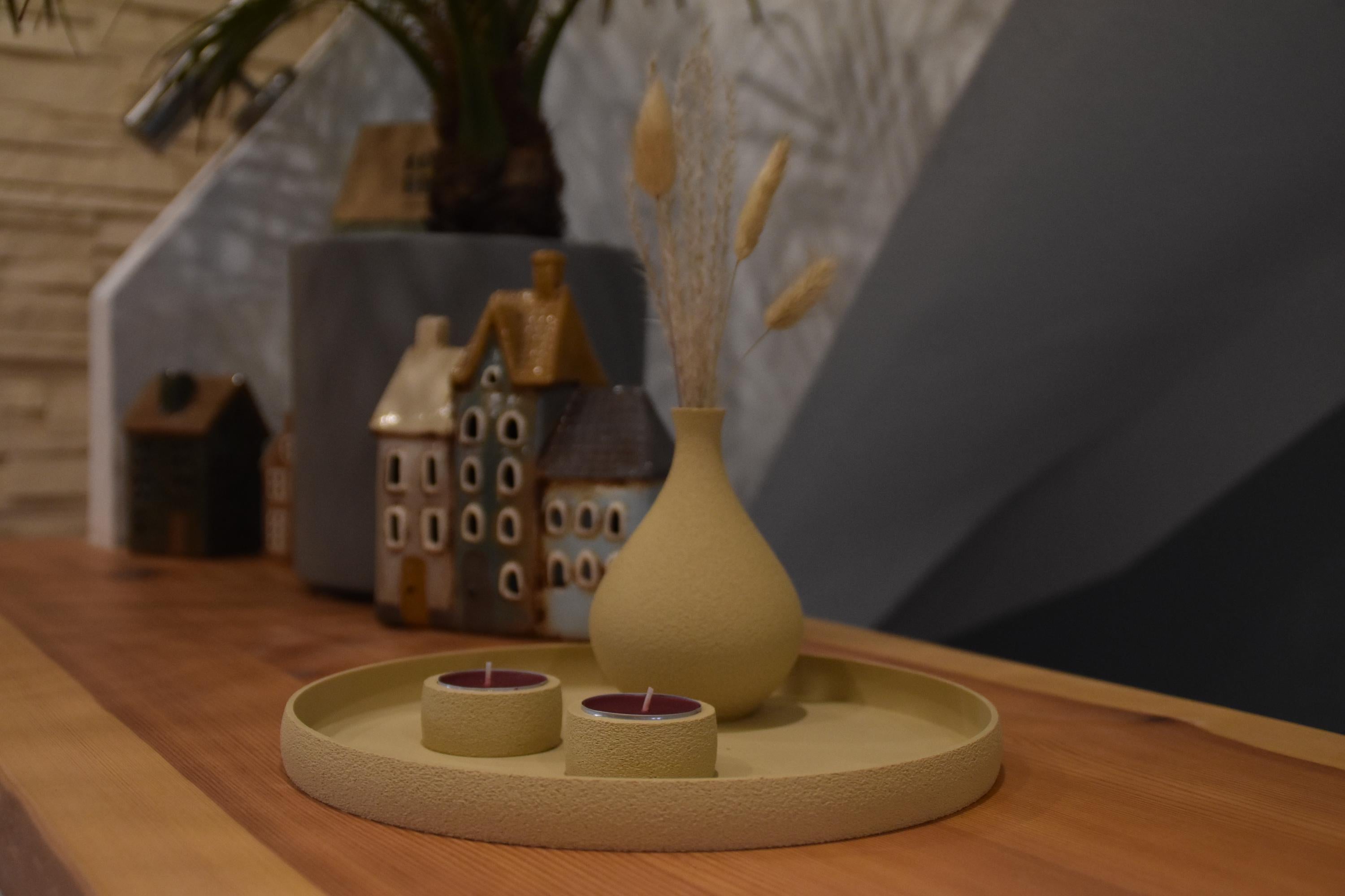 Sola Deko-Set Sandstone – Tablett mit Vase & 2 Teelichthaltern | Japandi Deko | 3D-gedruckte Wohndeko